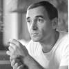 Charles Aznavour  82 poses